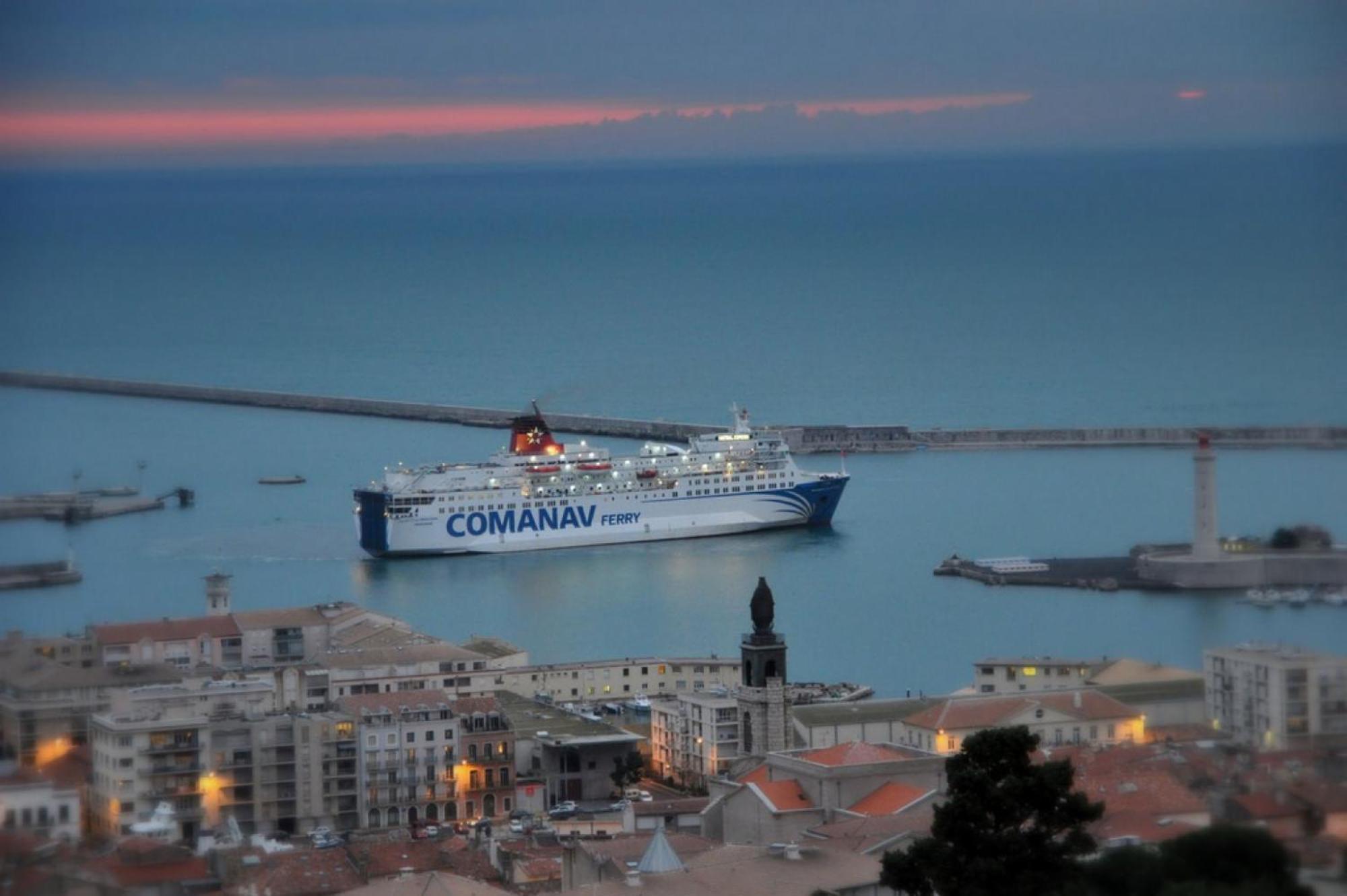 "Luigi" Balcon Sur La Mer Et Le Port De Sète Exterior foto